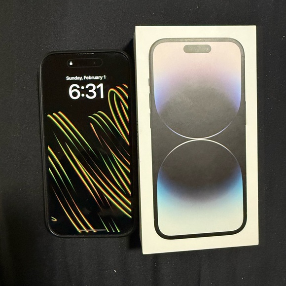 Apple iPhone 14 Pro - Midnight Black Unlocked - Picture 2 of 2